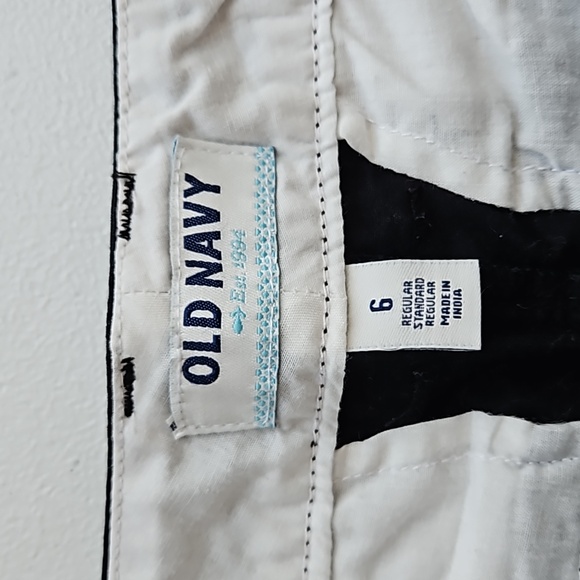 Old Navy shorts - Picture 6 of 9